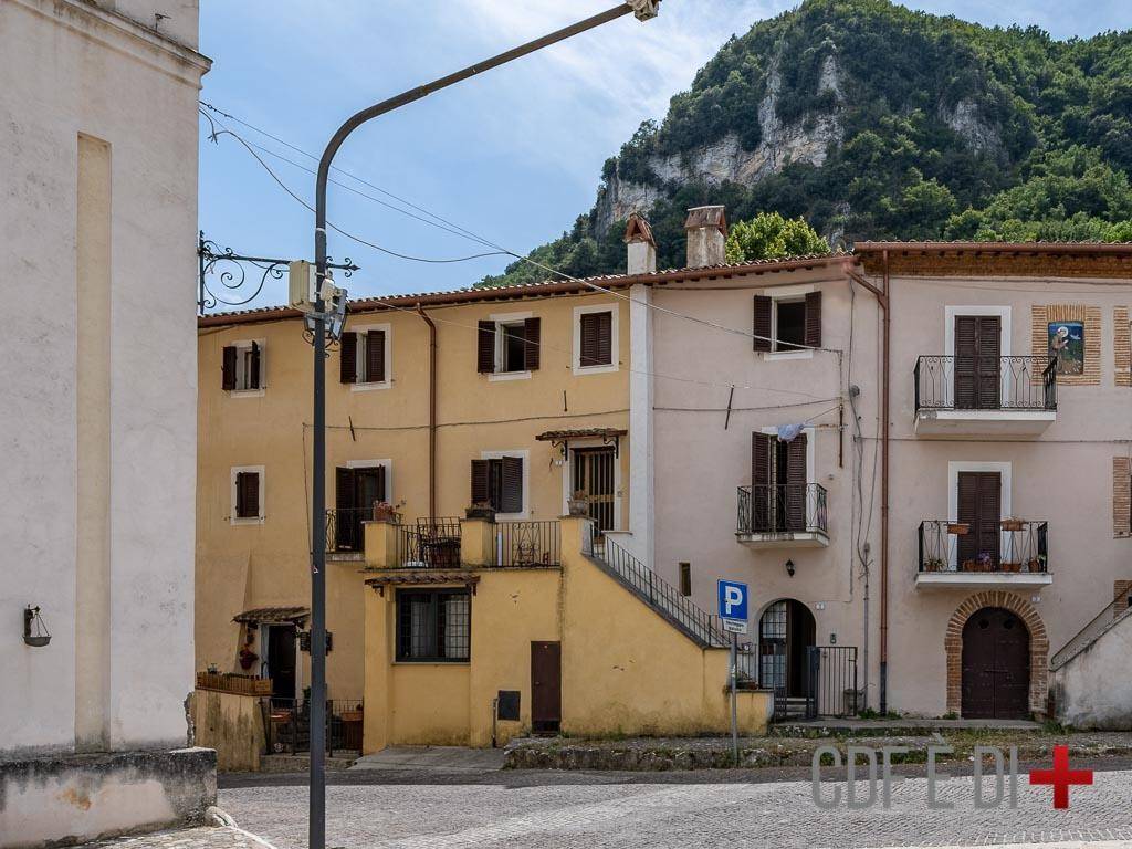 Casa indipendente a Greccio in Piazza Roma - Foto 3