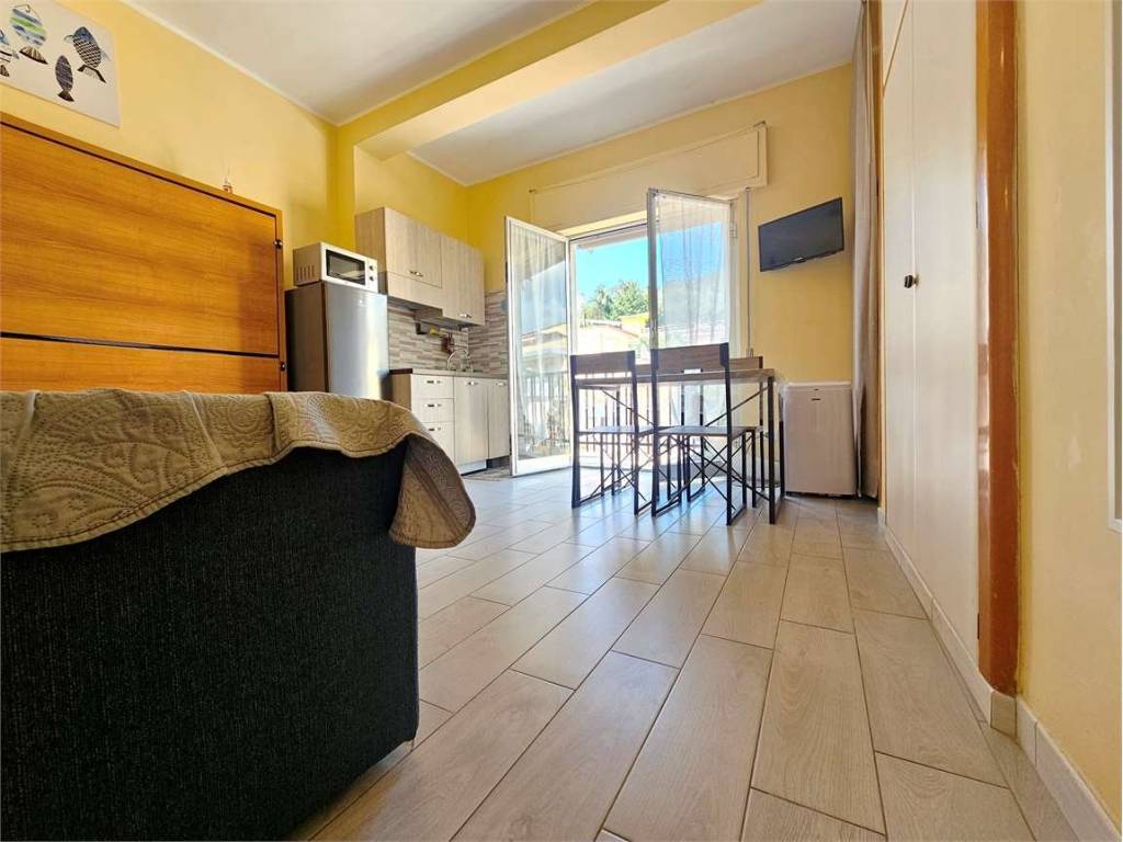 Appartamento a Diano marina in via sant'elmo, 21 - Foto 4