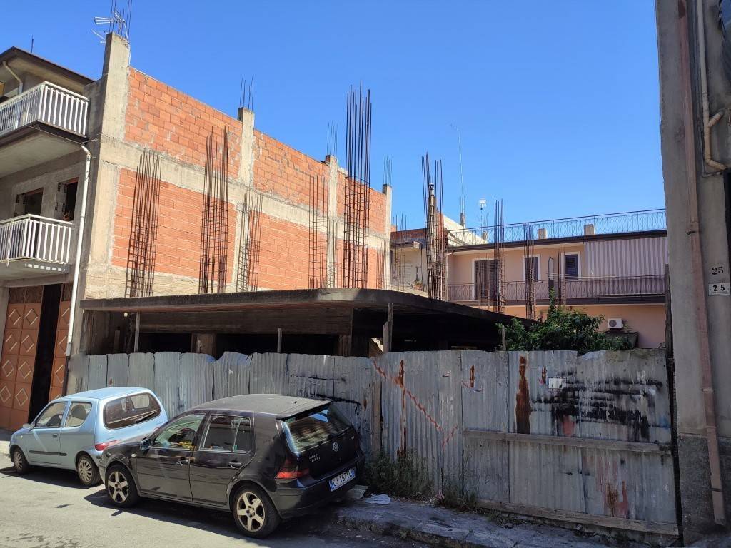 Casa indipendente a Paternò in VIA ASCOLI PICENO - Foto 2