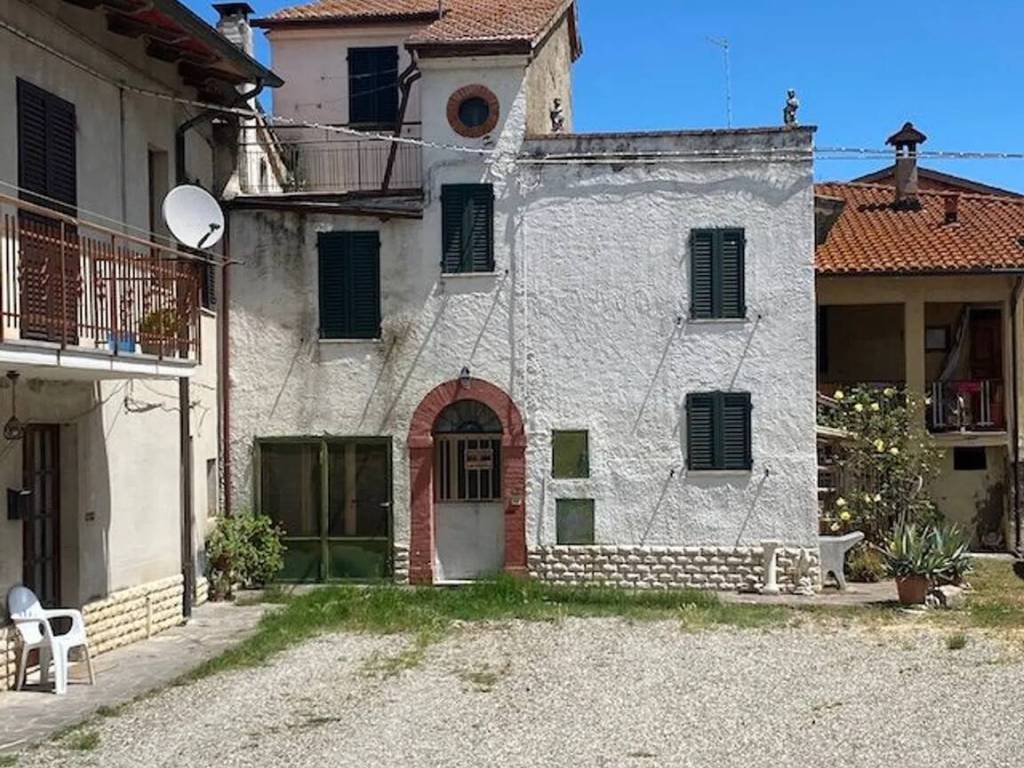 Casa indipendente a Castiglione del lago in Loc. Carraia, 32 - Foto 4