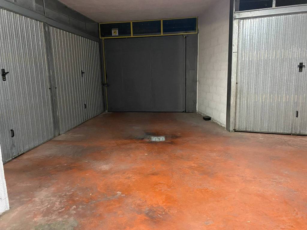 Box / garage a Aprilia in Via Isonzo, 4 - Foto 4