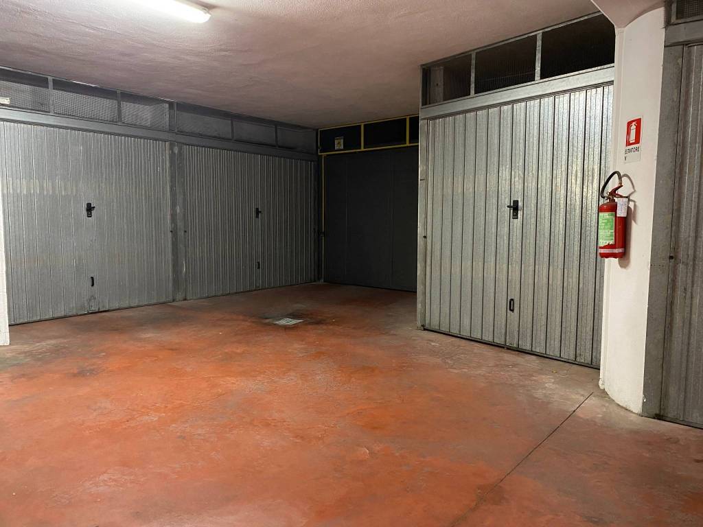 Box / garage a Aprilia in Via Isonzo, 4 - Foto 5