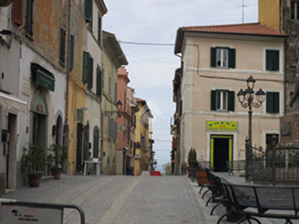 Box / garage a Monte porzio catone in Via Oberdan, 1 - Foto 1