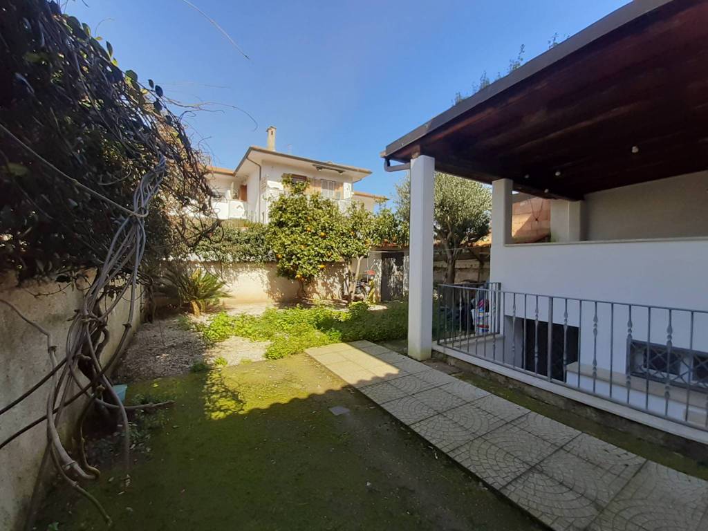 Villa a Sabaudia in Via Piscina la Lepre - Foto 3