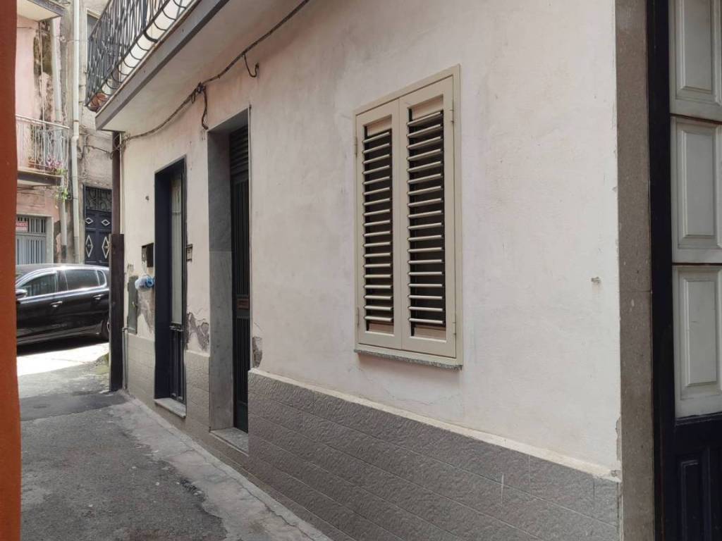 Casa indipendente a Paternò in via Guglielmo Oberdan, 40 - Foto 3