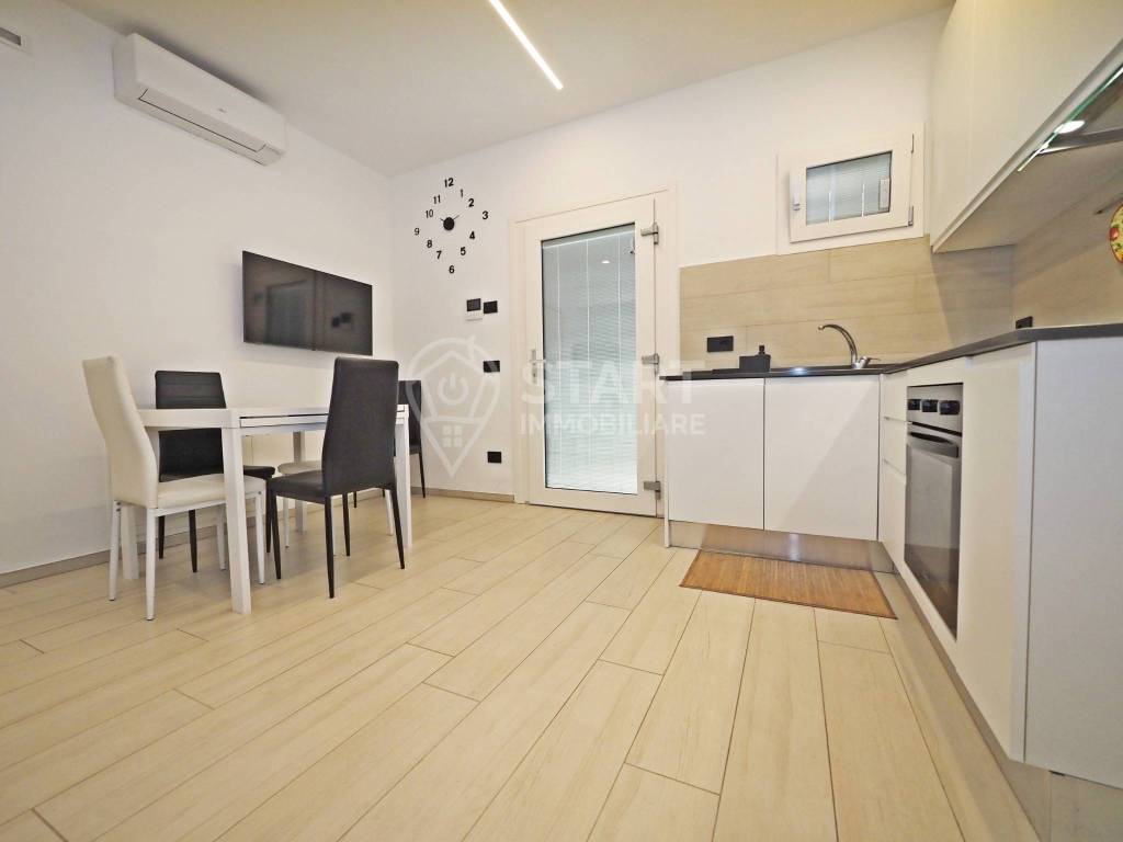 Appartamento a Civitanova marche in Via Alessandro Manzoni, 47 - Foto 2