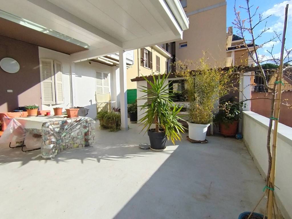 Appartamento a Pesaro in Via Vincenzo Rossi - Foto 2