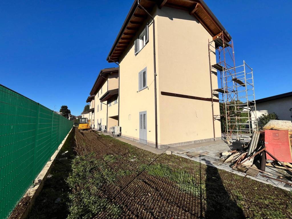 Villetta a schiera a Besnate in Via Erasmo Piaggio - Foto 3