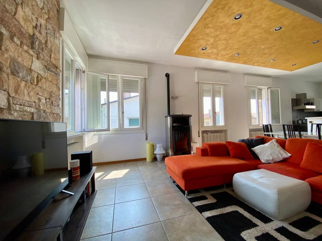 Appartamento a Borgo veneto in VIA ROMA, 3 - Foto 2