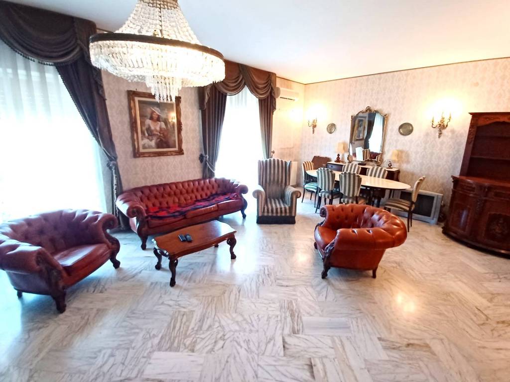 Appartamento a Foggia in Viale Michelangelo, 87 - Foto 4