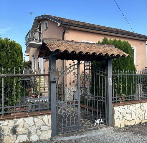 Villa a Avezzano in Via Antonio E Giuseppe Forsinetti 23 - Foto 4