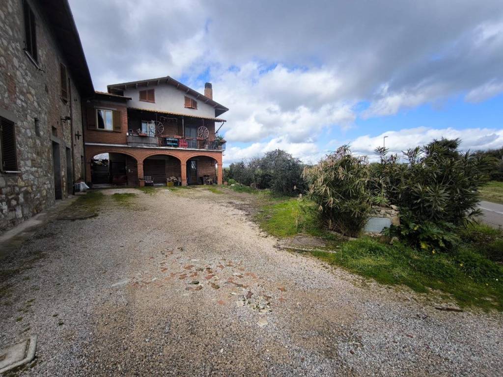 Casa indipendente a Castiglione del lago in Località Carraia - Foto 2