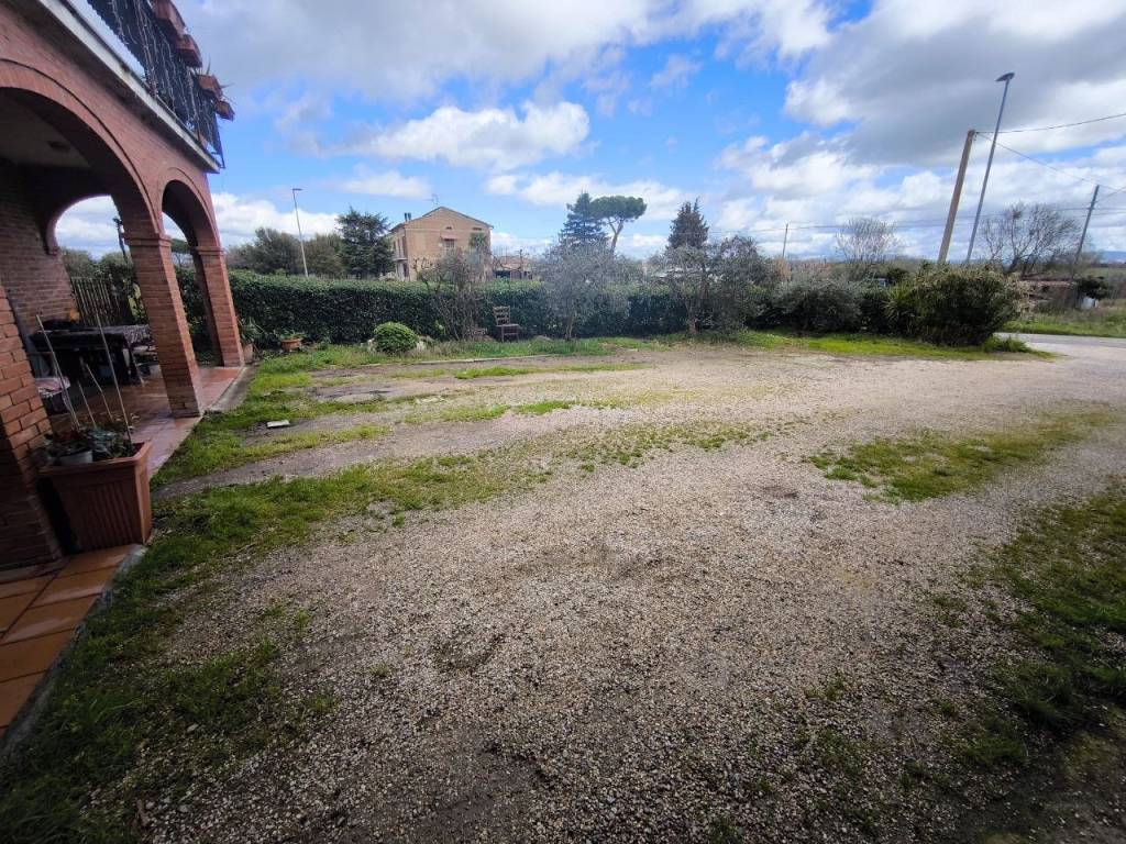 Casa indipendente a Castiglione del lago in Località Carraia - Foto 4