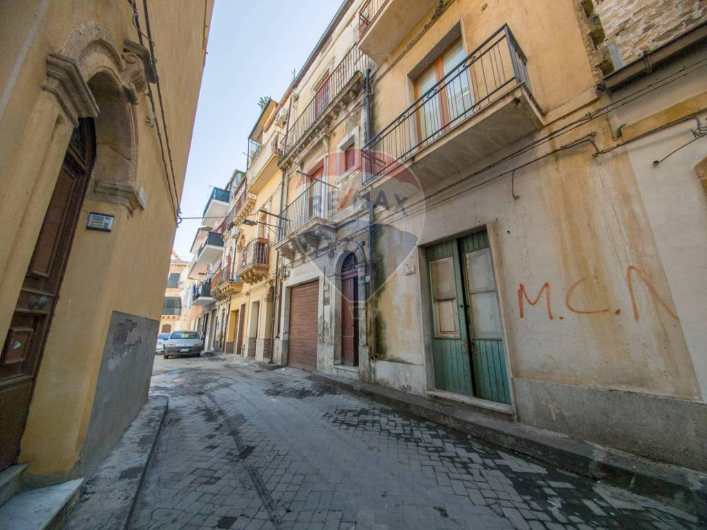 Appartamento a Francofonte in via Reginaldo Giuliani, 21 - Foto 4