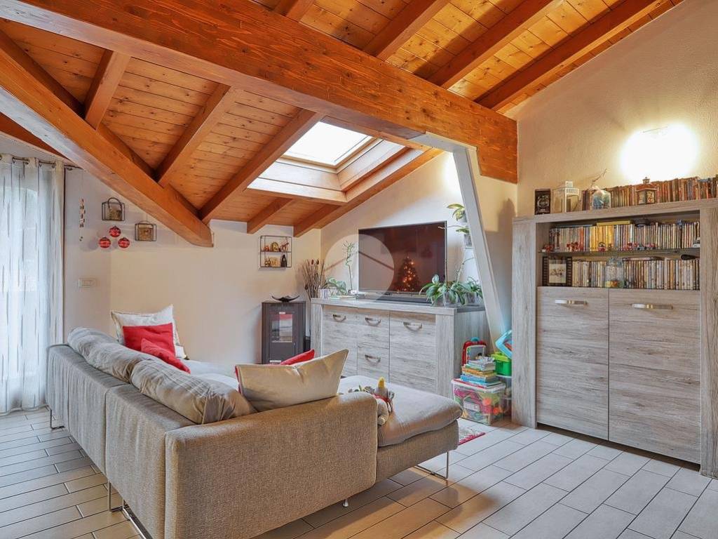 Appartamento a Castronno in Via S. Carlo - Foto 2