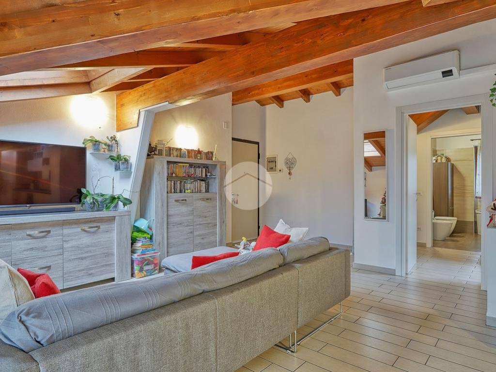 Appartamento a Castronno in Via S. Carlo - Foto 4