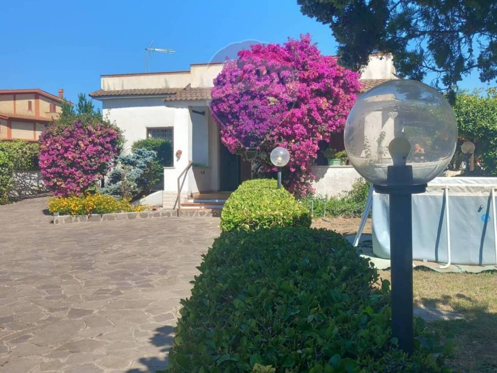 Villa a Aprilia in Via Torbido - Foto 2