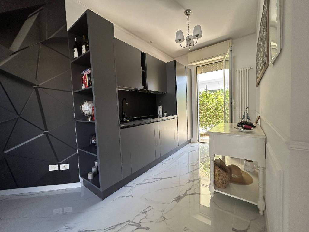 Appartamento a Riccione in Viale Maria Borman Ceccarini, 142 - Foto 2