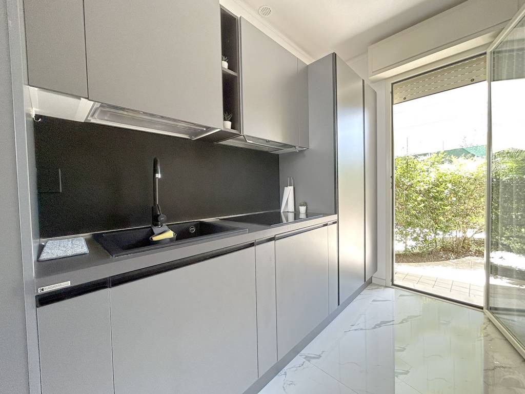 Appartamento a Riccione in Viale Maria Borman Ceccarini, 142 - Foto 3