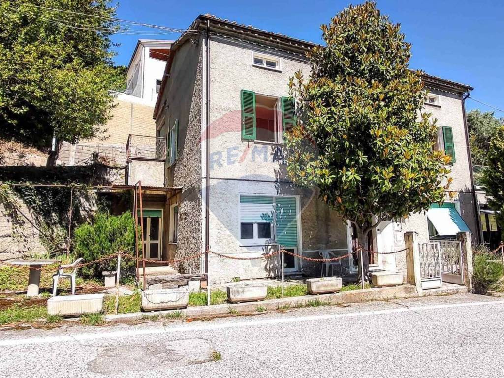 Casa indipendente a Fabriano in Frazione Sant'Elia, 39 - Foto 3
