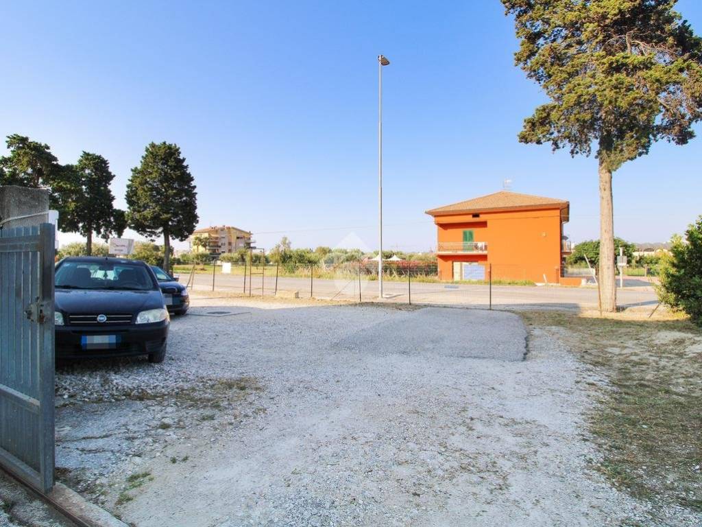 Terreno a Alba adriatica in Via Adriatica, 42 - Foto 4