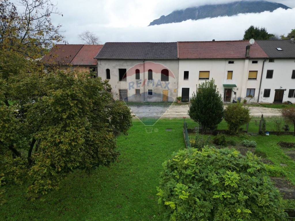 Rustico / casale a Alpago in Via Iginio Lasta, 42 - Foto 2