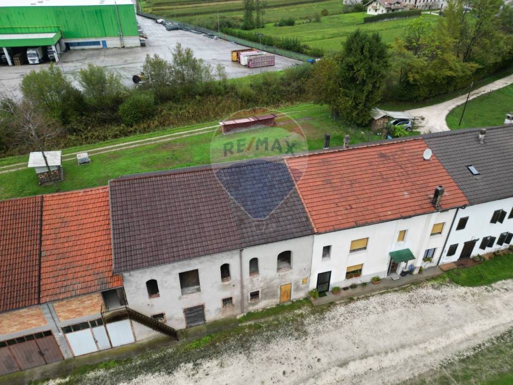 Rustico / casale a Alpago in Via Iginio Lasta, 42 - Foto 4