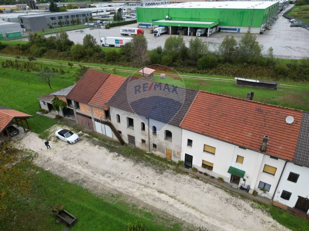 Rustico / casale a Alpago in Via Iginio Lasta, 42 - Foto 5