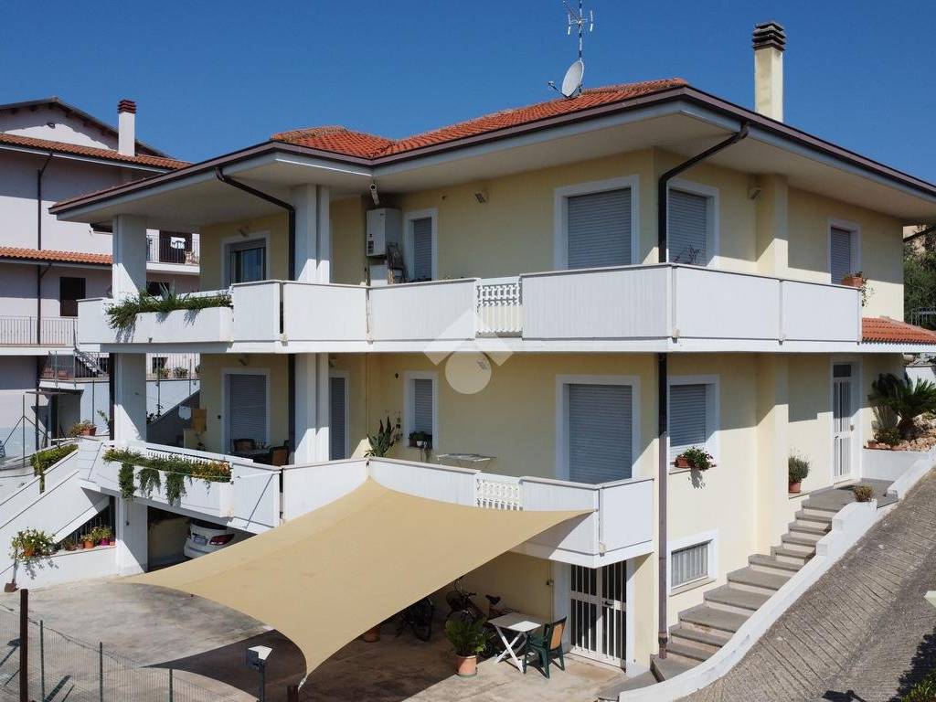 Appartamento a Roseto degli abruzzi in Via Salara, 65 - Foto 2