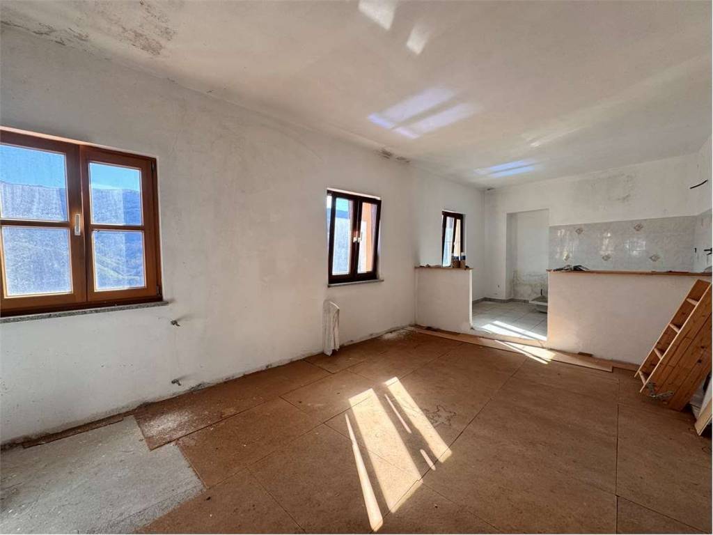Casa indipendente a Pornassio in Via Alla Chiesa, snc - Foto 3