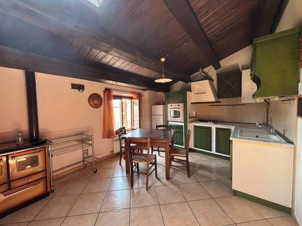 Appartamento a Cerreto d'esi in Via Roma - Foto 5