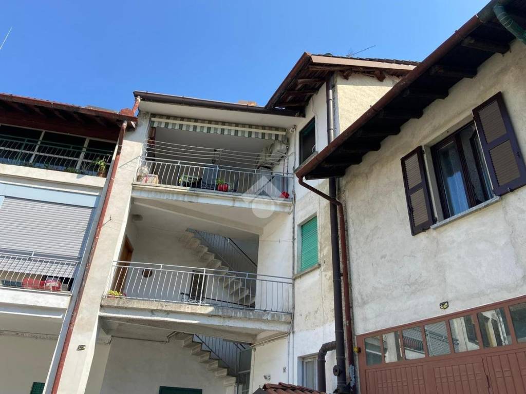 Appartamento a Cantù in Via per Cucciago, 54 - Foto 2