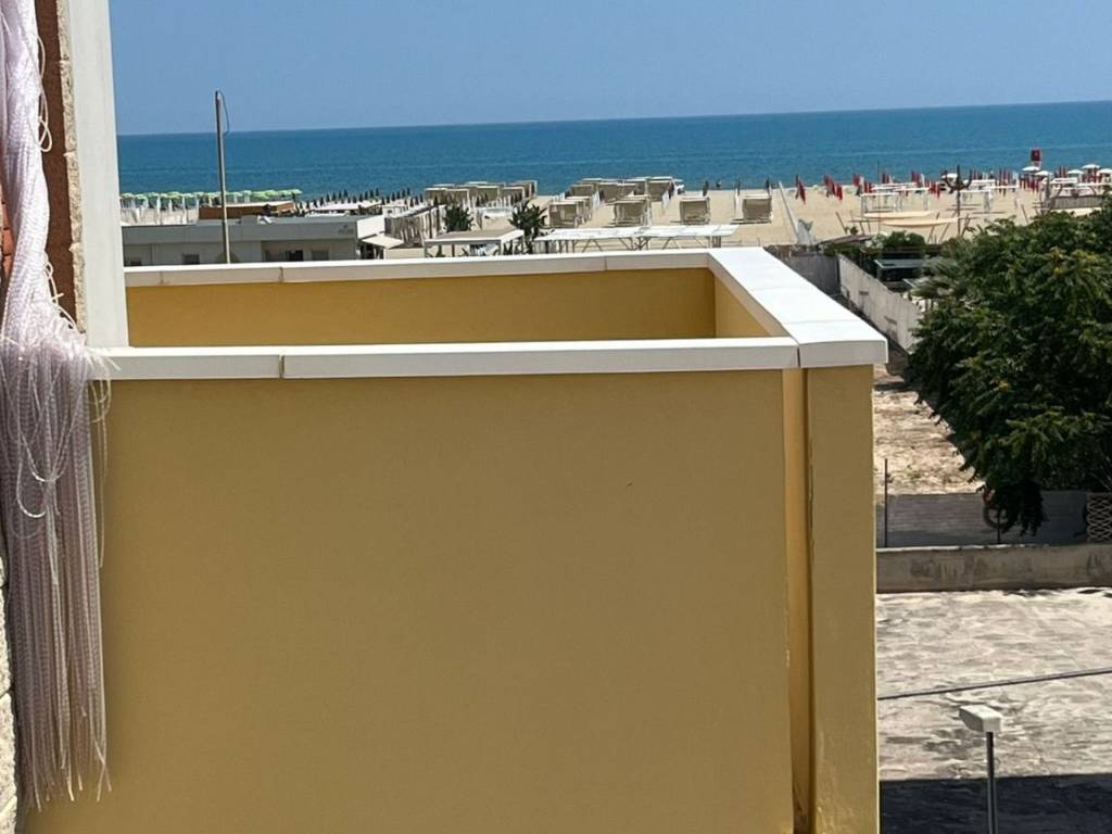 Appartamento a Margherita di savoia in Via Manfredonia - Foto 2