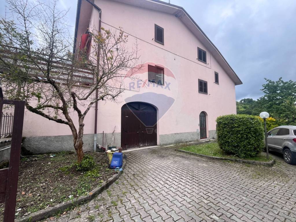 Rustico / casale a Torricella in sabina in Via Aldo Moro - Foto 3
