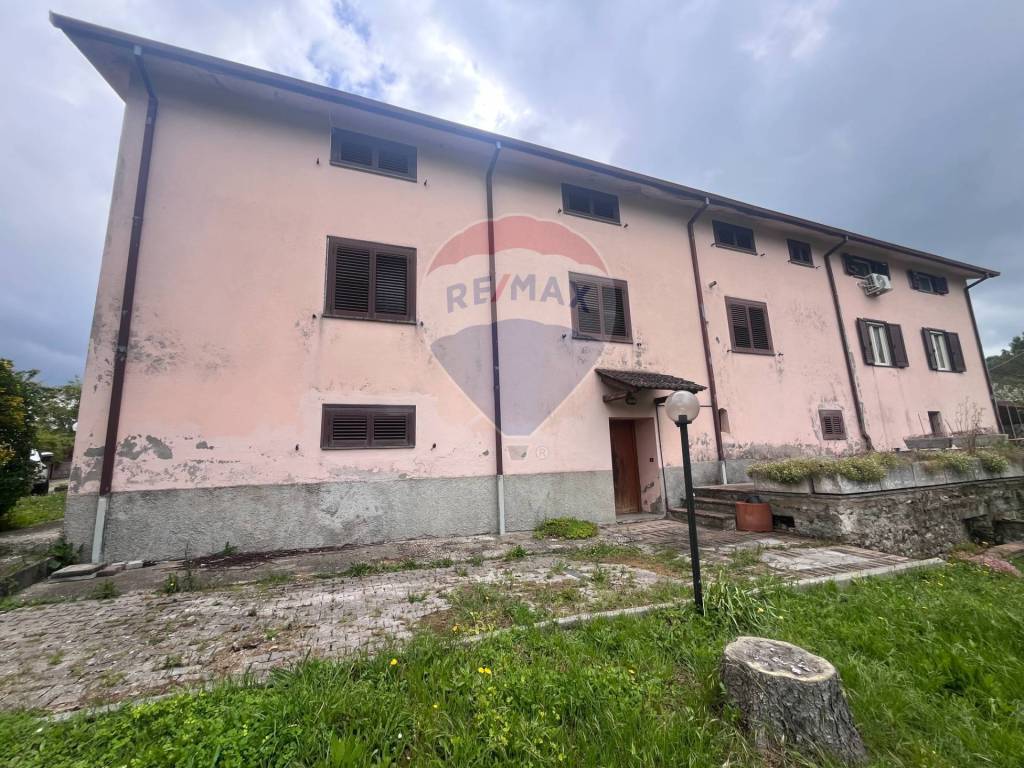 Rustico / casale a Torricella in sabina in Via Aldo Moro - Foto 4