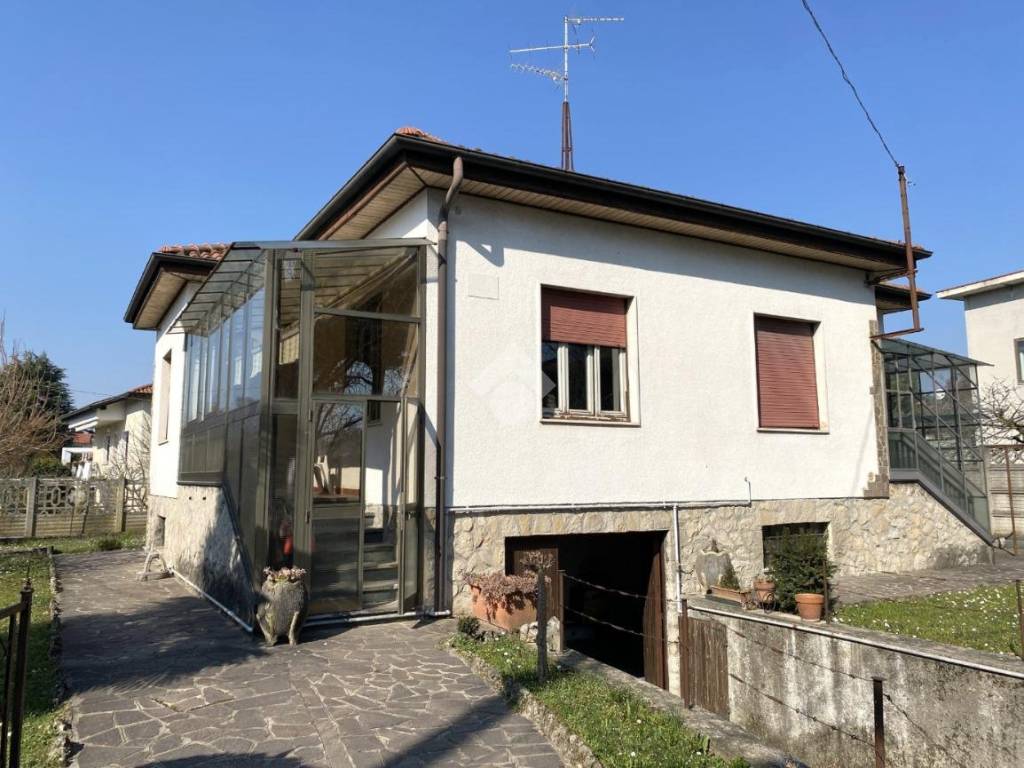 Villa a Merate in Via San Vincenzo, 9 - Foto 2