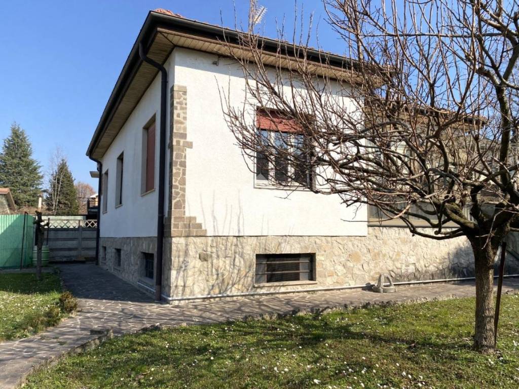 Villa a Merate in Via San Vincenzo, 9 - Foto 3