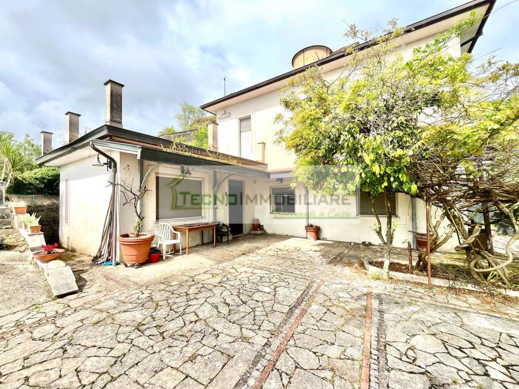 Villa a Pontecorvo in Via La Cupa - Foto 2