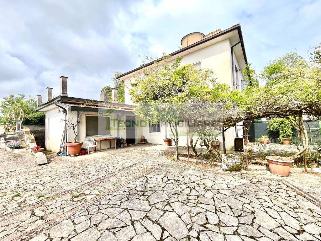 Villa a Pontecorvo in Via La Cupa - Foto 3