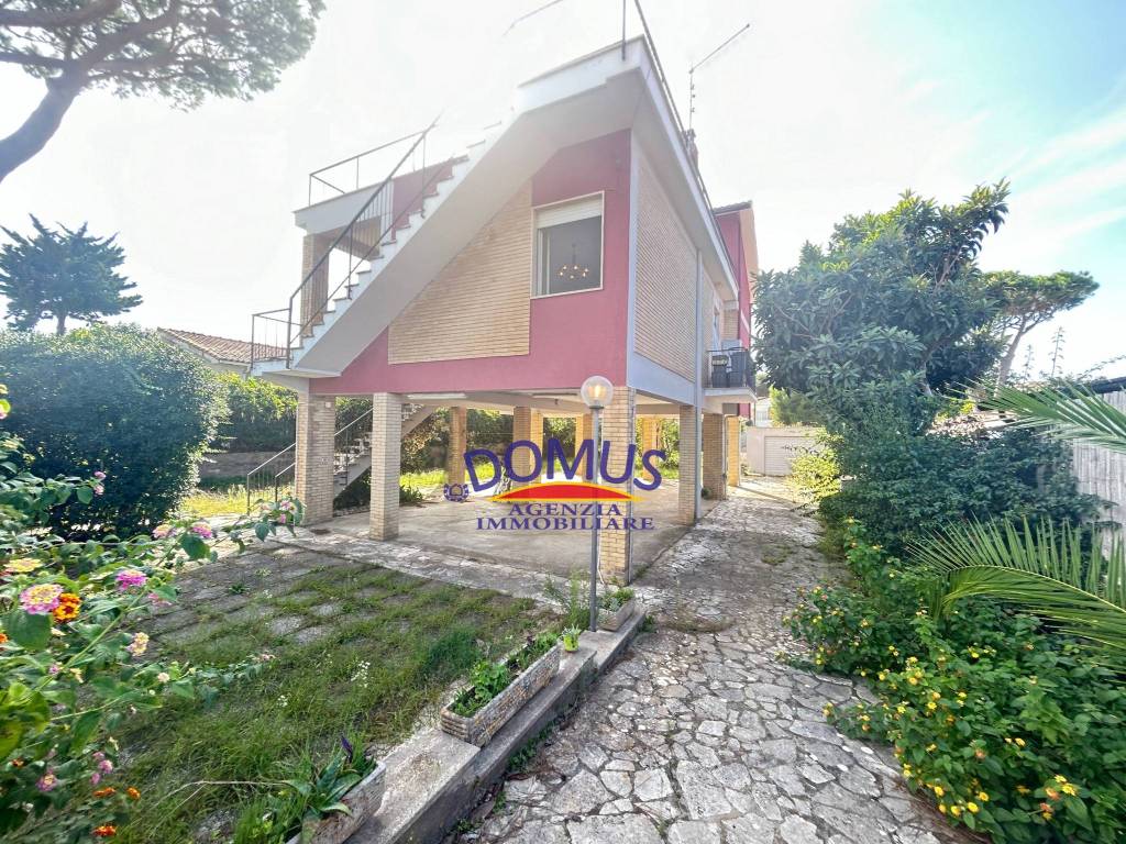 Villa a San felice circeo in Via Terracina, 437 - Foto 2
