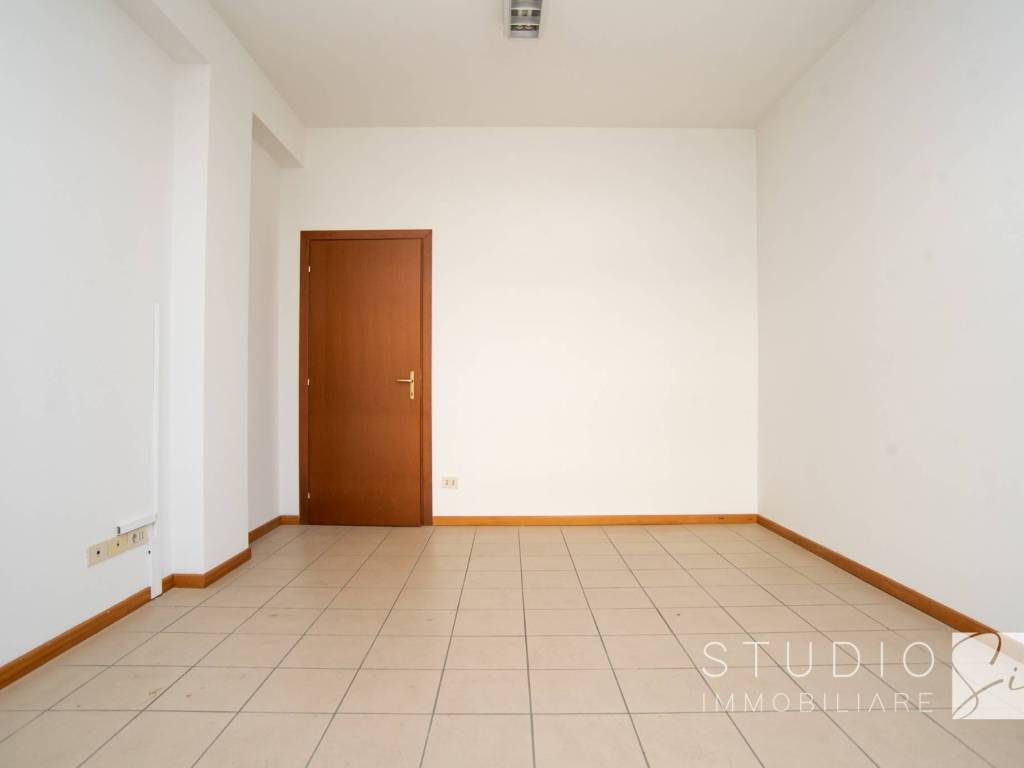 Palazzo / stabile a Pistoia in Via Sandro Penna - Foto 2