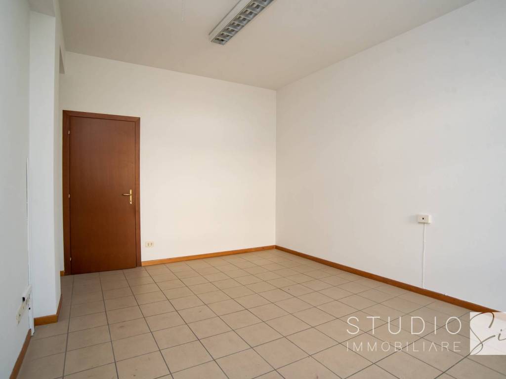 Palazzo / stabile a Pistoia in Via Sandro Penna - Foto 3