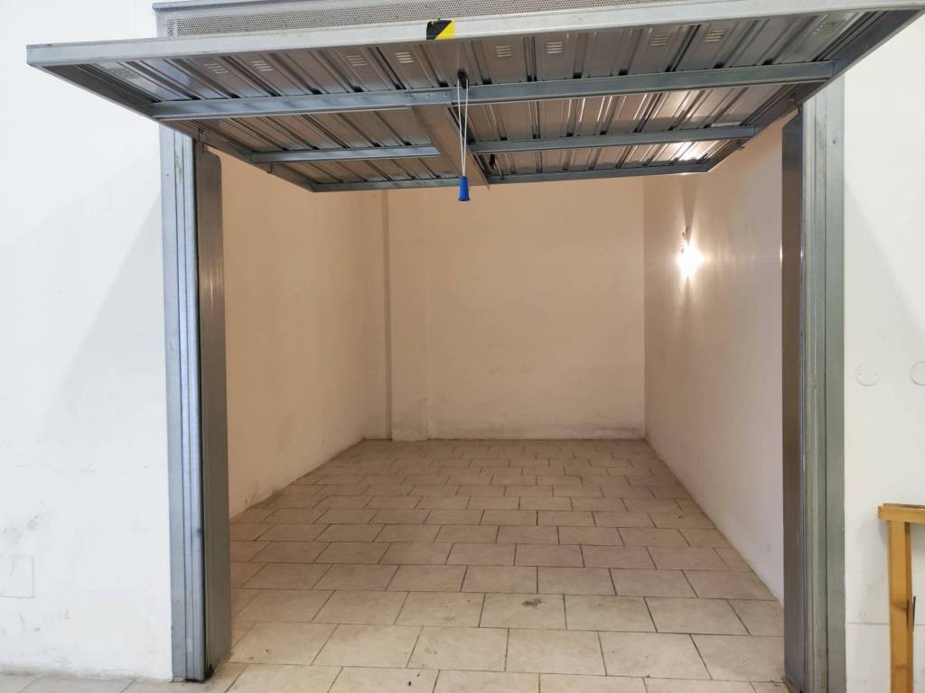 Box / garage a Pescara in Corso Vittorio Emanuele II, 115 - Foto 3