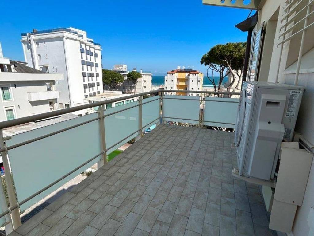 Attico / mansarda a Riccione in Viale Dante Alighieri, 260 - Foto 3