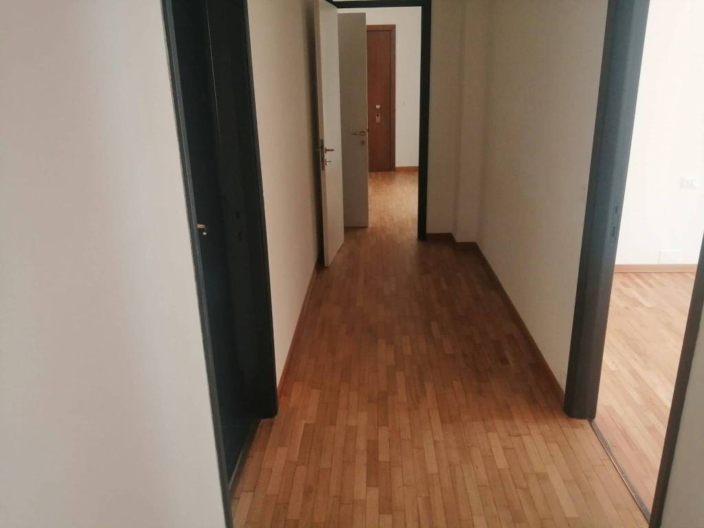 Appartamento a Como in Via Alessandro Volta, 65 - Foto 2