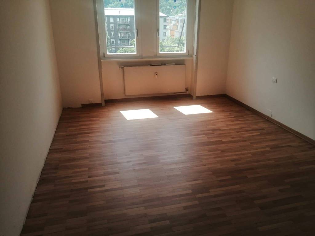 Appartamento a Como in Via Alessandro Volta, 65 - Foto 3