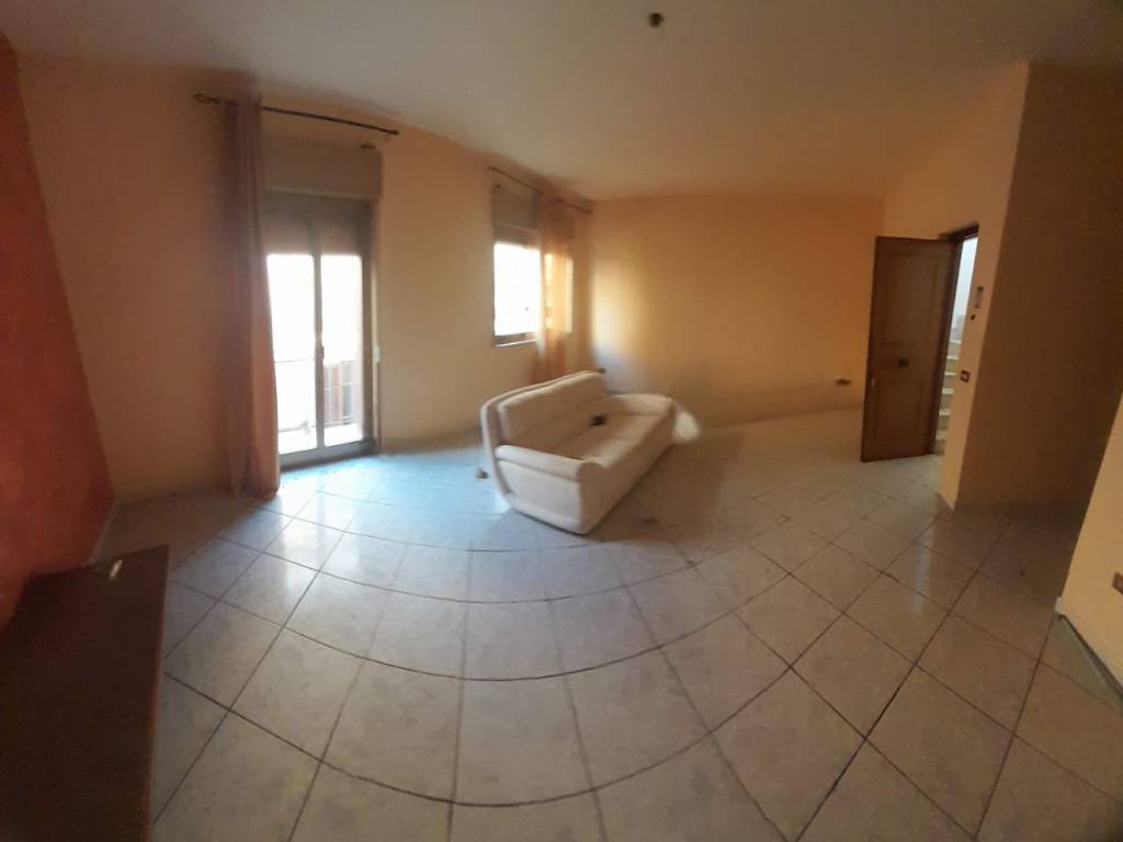 Casa indipendente a Cinisi in Via Regina Elena - Foto 4