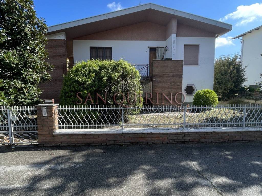 Villa a Mirandola in VIA GORIZIA, 6 - Foto 2