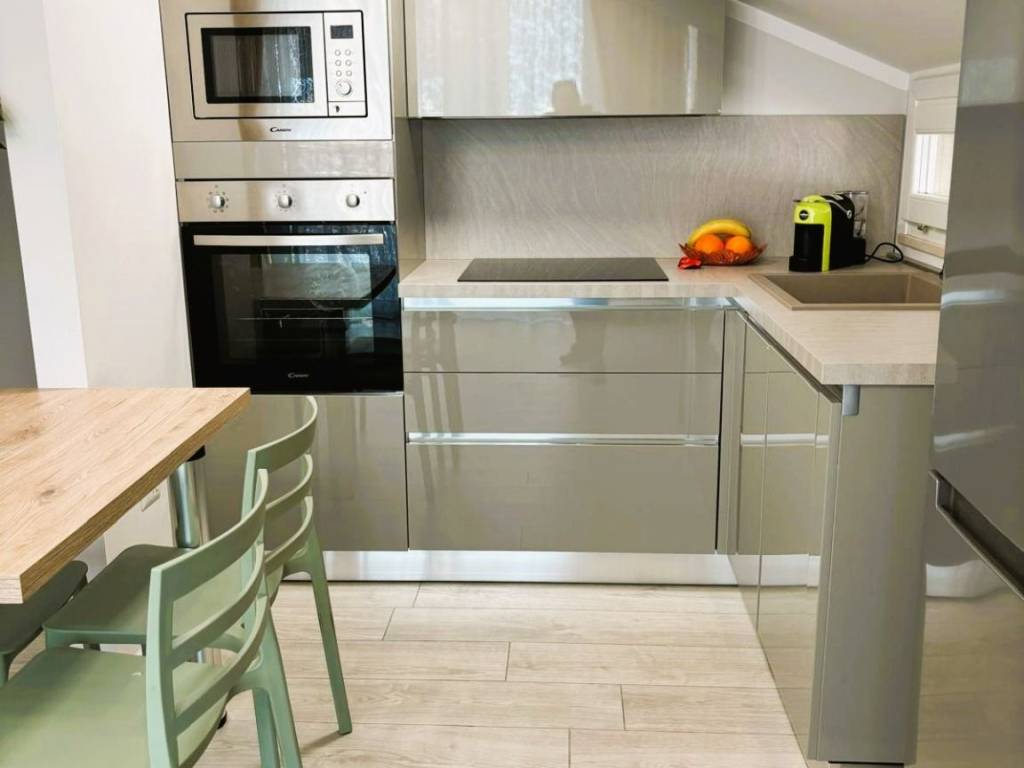 Attico / mansarda a Alba adriatica in Viale Giuseppe Mazzini - Foto 3