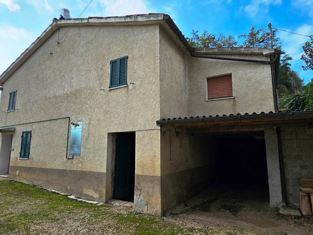 Casa indipendente a San severino marche in Località Gagliannuovo - Foto 2